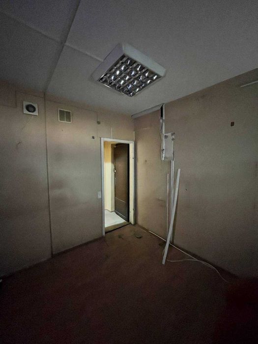 Продам нежитлове приміщення на Заболотного за 10 000у.о.