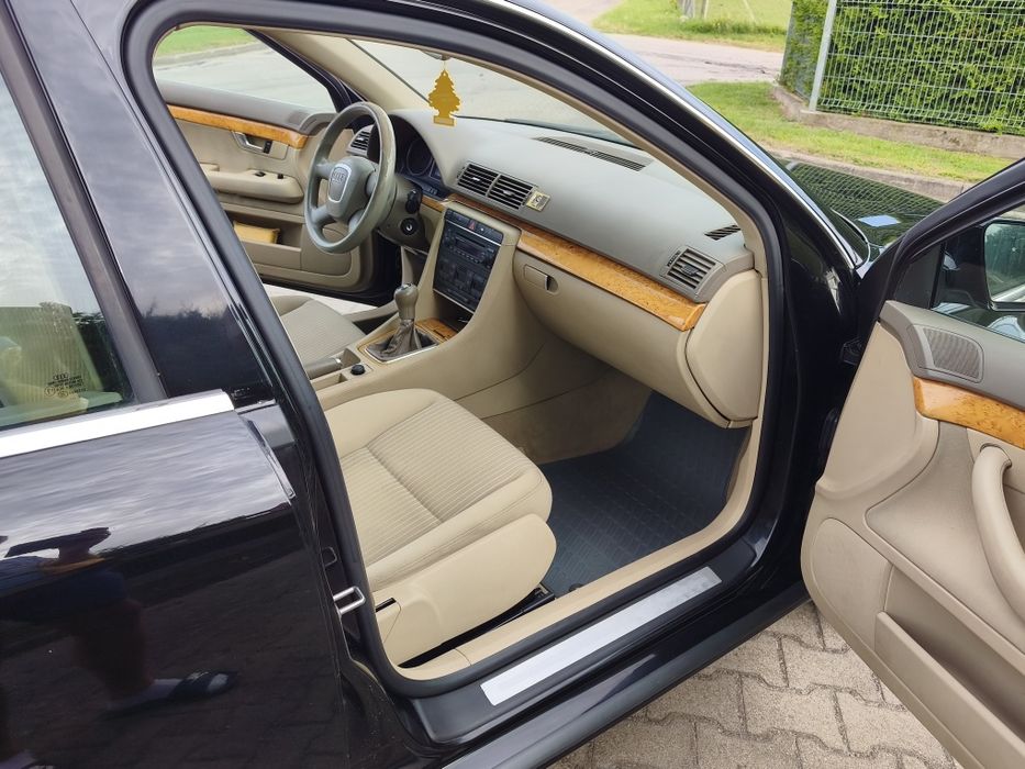 Audi a4b7 2.0 TDI 140km  Polski salon  2 kpl kół