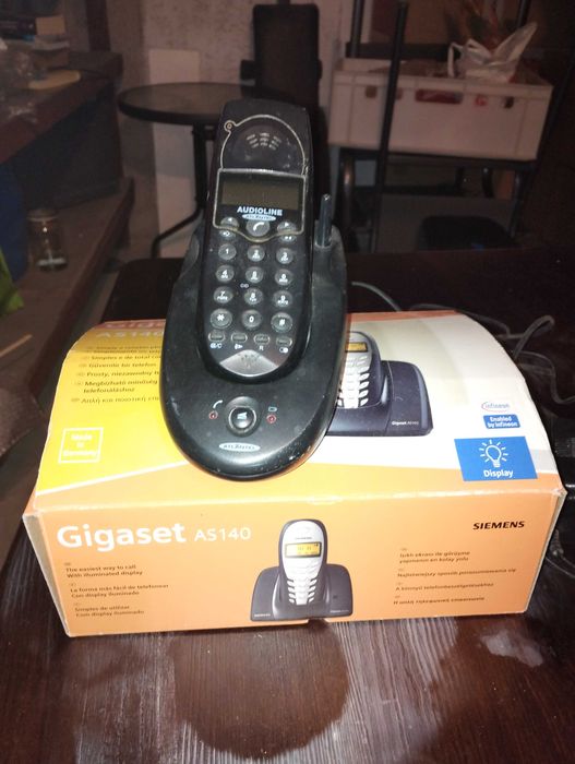 Sprzedam telefon stacjonarny bezprzewodowy.