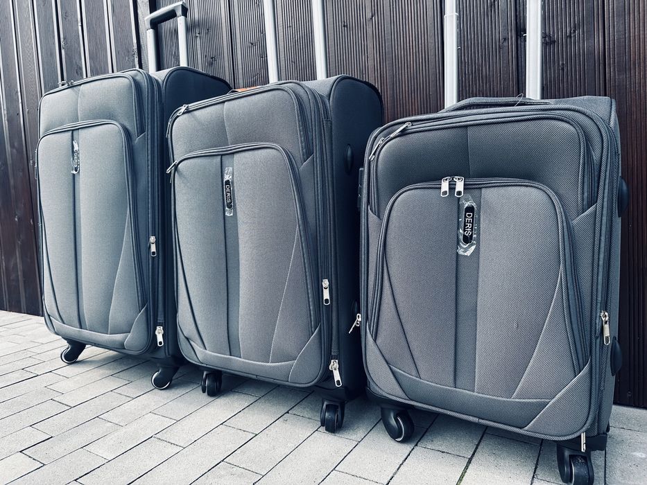 Walizka kabinowa 100 zł mix kolorów