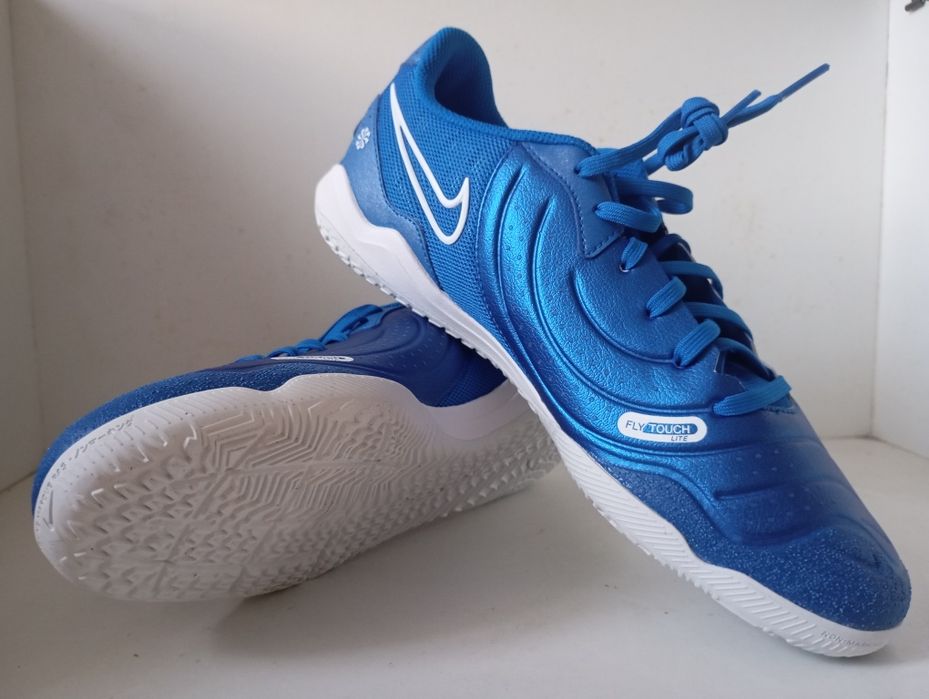 Оригінальні футзалки nike legend 10 academy dv4341-400