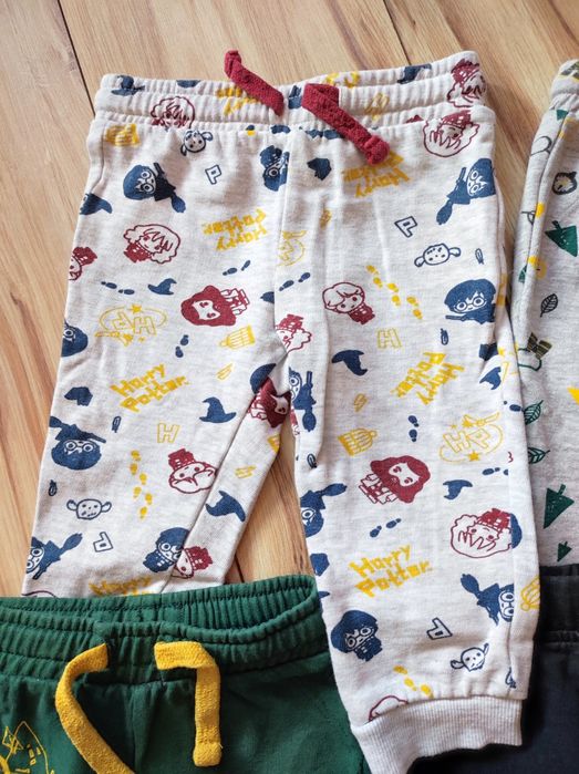 Zestaw mięciutkich spodni dresowych rozmiar 86