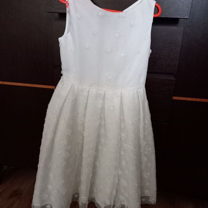 Śliczna sukienka wizytowa dla dziewczynki r.116