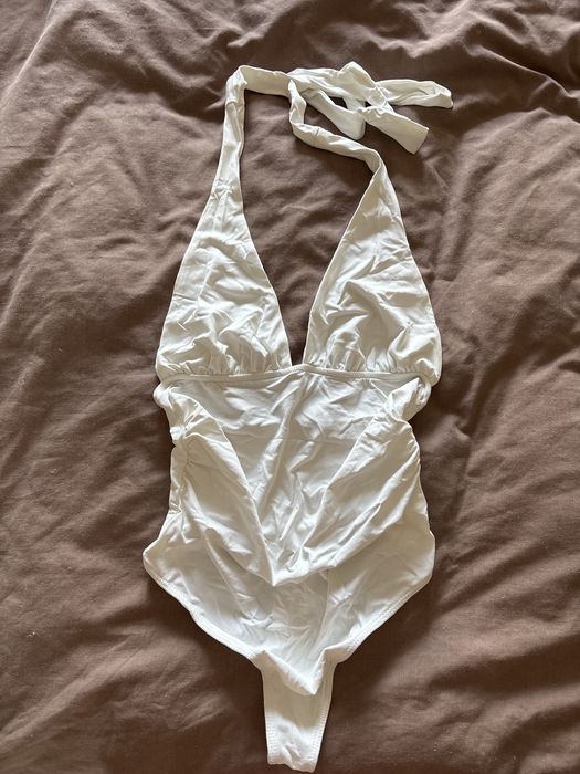 Біле боді BERSHKA