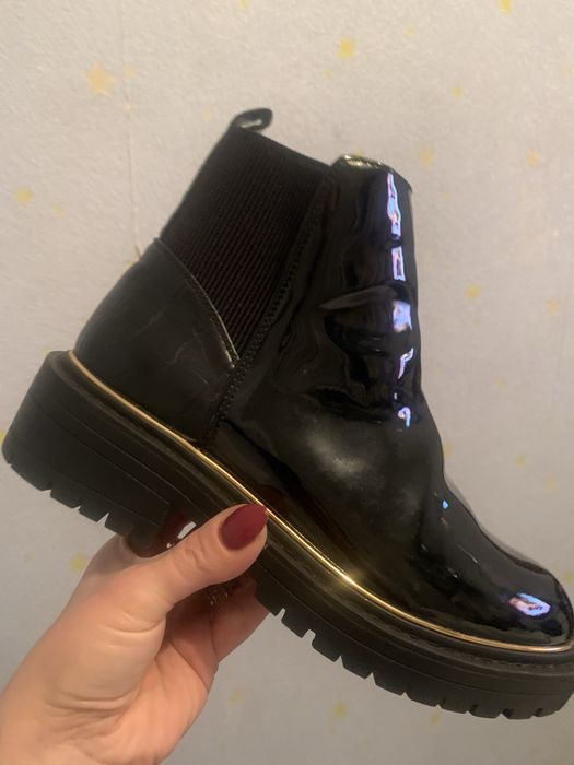 Челсі  лакові, стильні