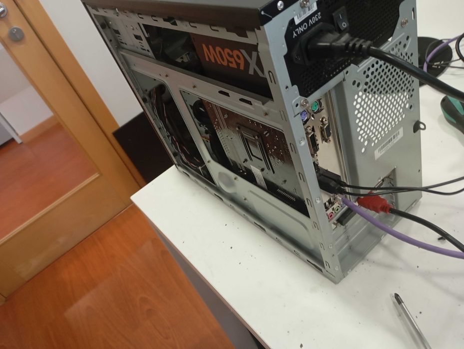 Intel Core i7-9700K @ 3.60GHz