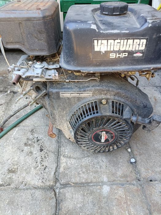 Silnik Briggs stratton vanguard 9hp wał boczny