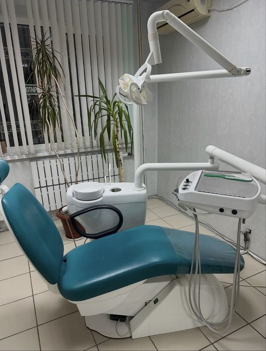 Продається стоматологічна установка б/в Chiradenta 800 basic