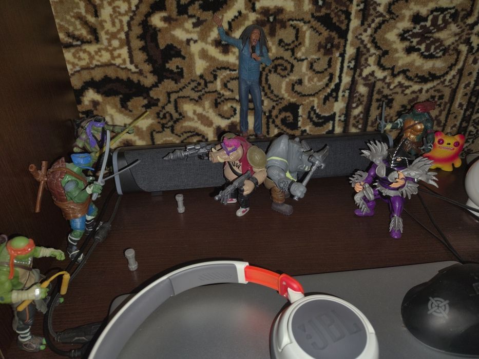 Фігурки Neca і DC та Marvel
