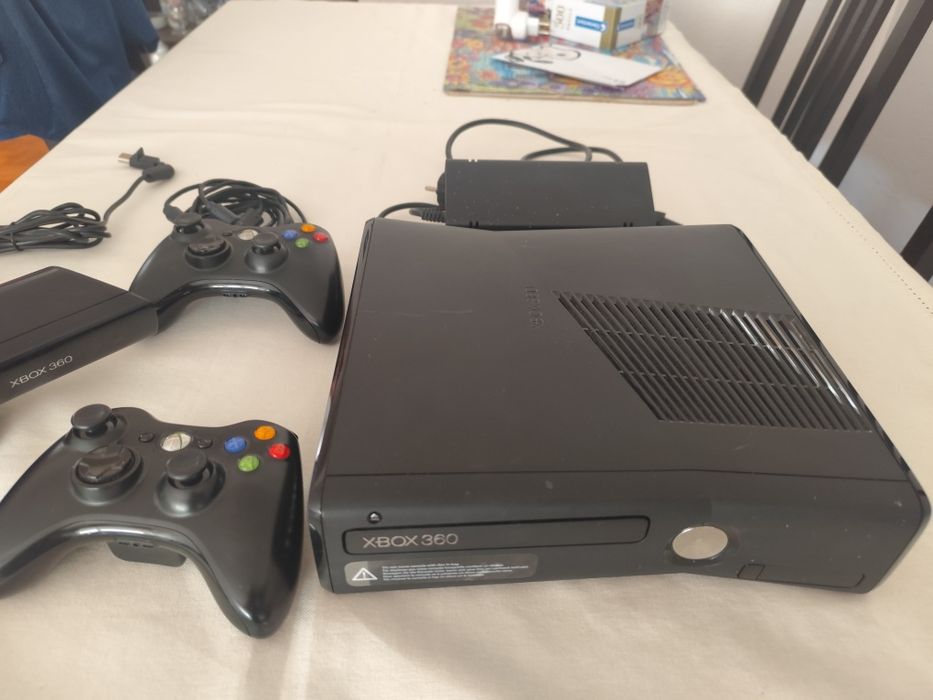 Xbox 360 Slim modificada (JTAG/RGH) - 250GB