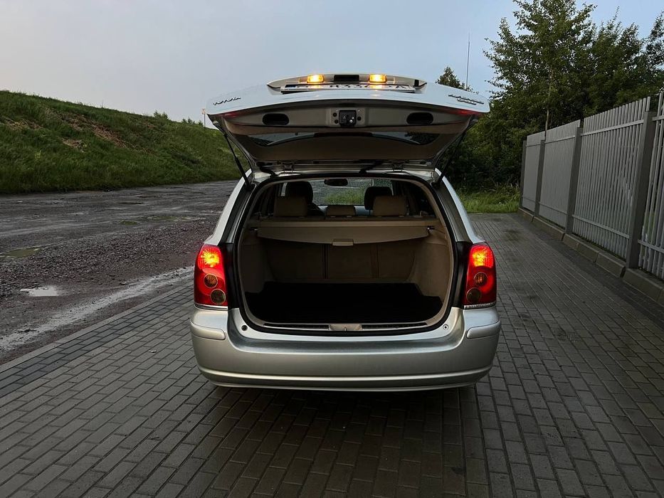 Продам Тойота авенсіс 2006р