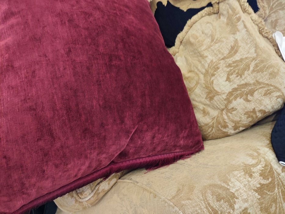 Almofada em veludo grená e franjas - Nova