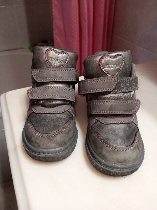Botas/ Tênis Beppi