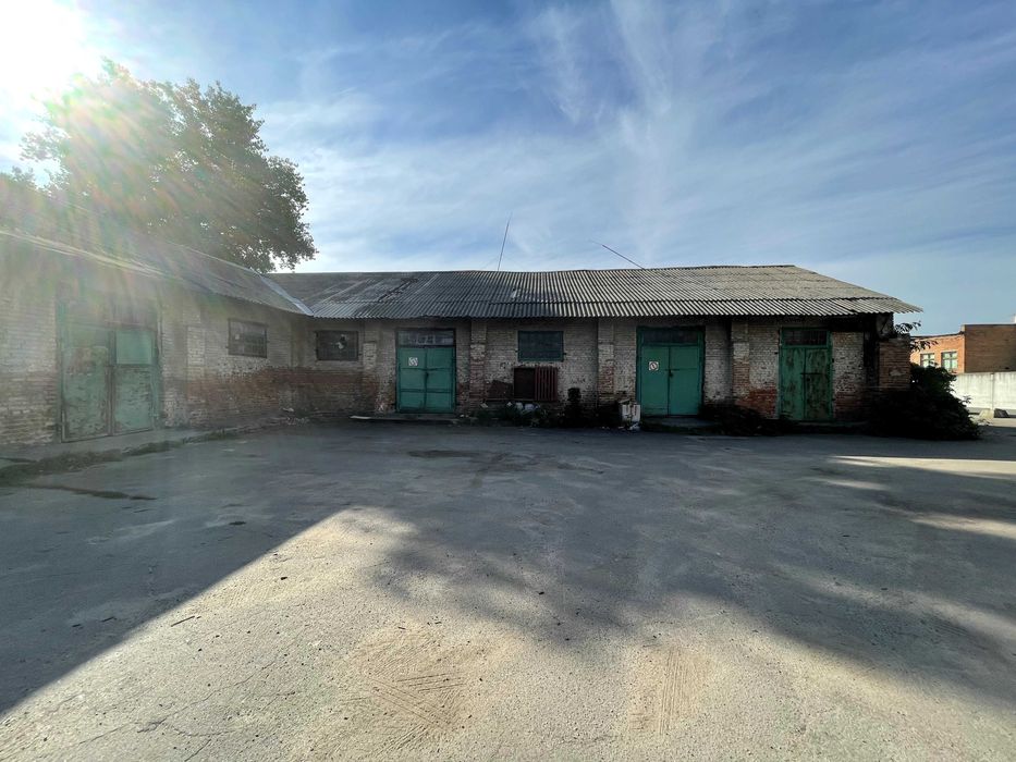 Комплекс виробничих приміщень (завод) в місті Умань Черкаської області