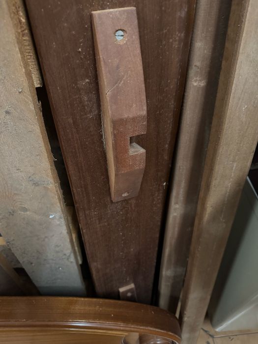 Cama de casal em madeira