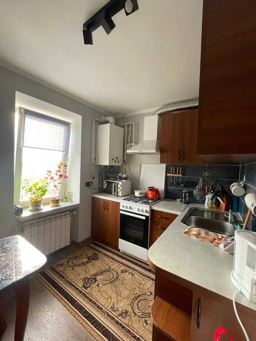 Продам 2х кімнатну квартиру, з ремонтом у центрі міста. м. Хмільник