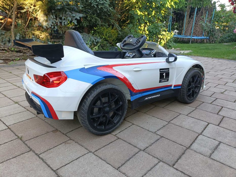 Samochód elektryczny na akumulator BMW zabawka