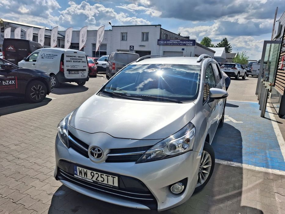 Toyota Verso Sprzedam lub odstąpie cesję Toyoty Verso 2017 r