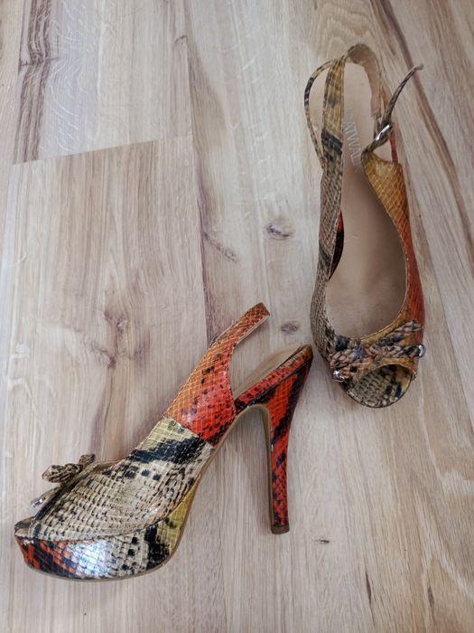Szpilki damskie czółenka na koturnie Catwalk 37