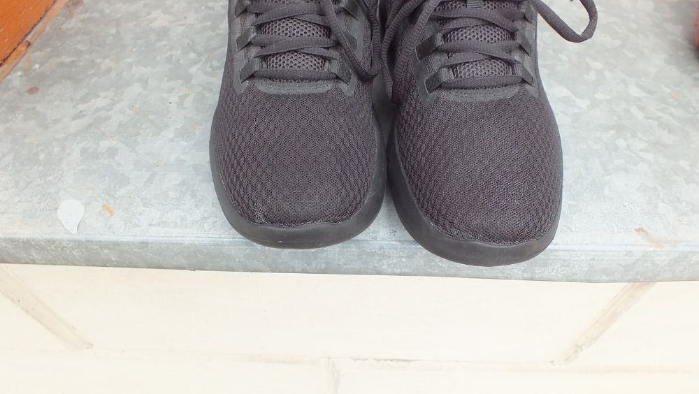 Super buty sportowe marki Nike w roz 42,5