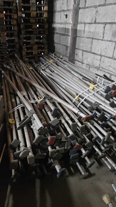 Tyczki rozporowe zabezpieczające towar