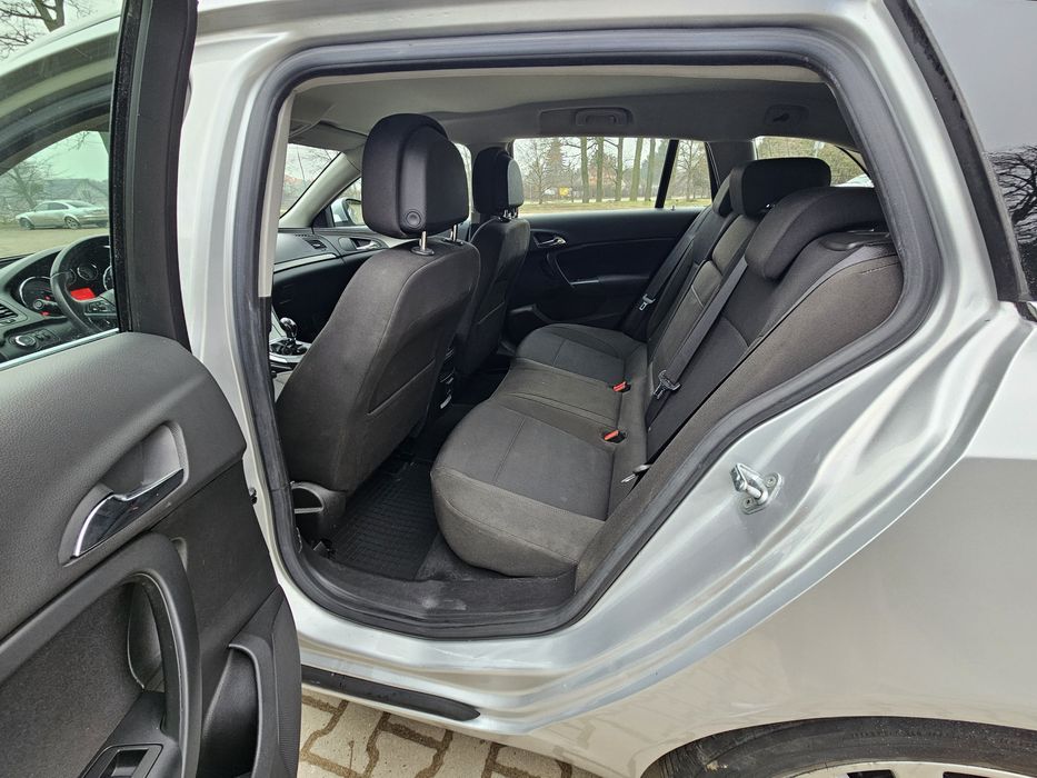 Opel Insignia 1.6 benzyna, 2010r.  ładny, zadbany