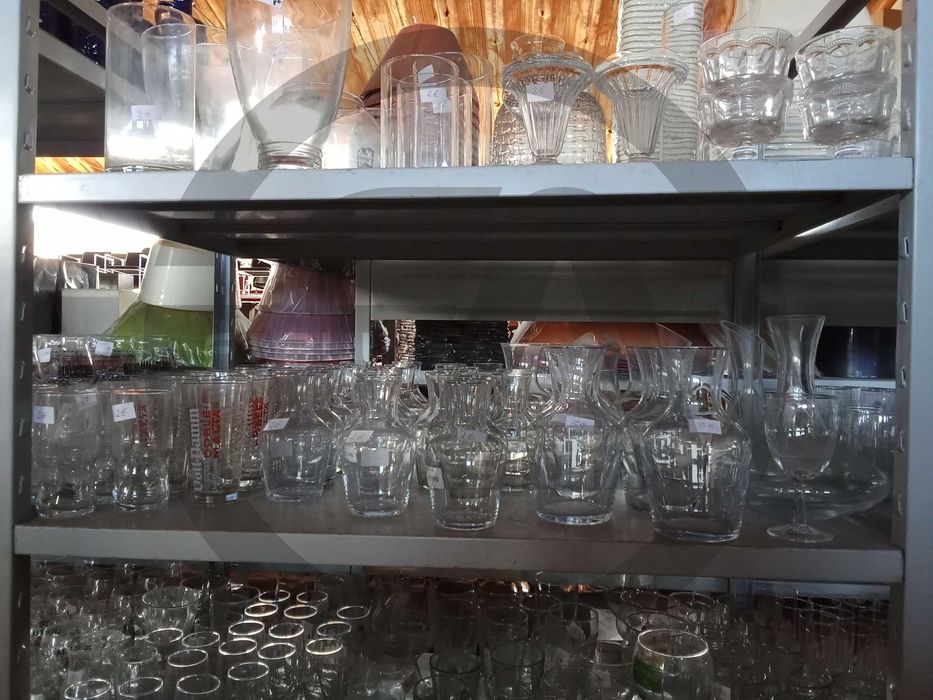 Copos / taças e jarras em vidro