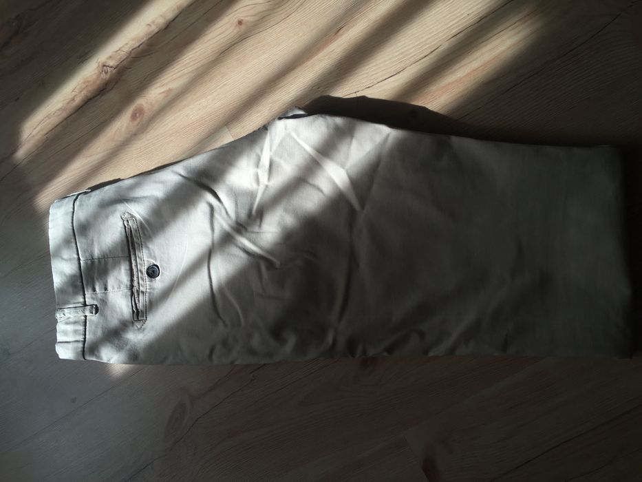 Sprzedam spodnie kremowe ZARA rozm 164