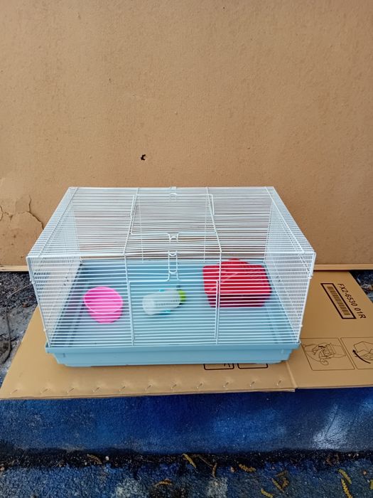 Sprzedam klatkę dla chomika lub myszki używaną