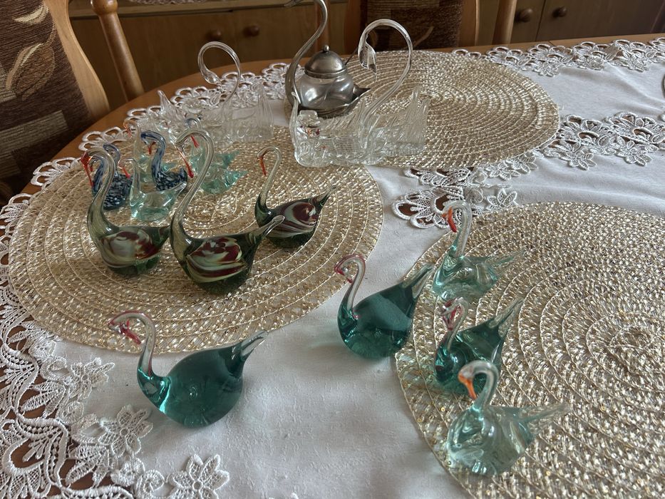 Duży zestaw szklanych łabędzi PRL — figurki szkło artystyczne vintage