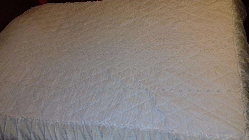 Edredon em branco com fronhas