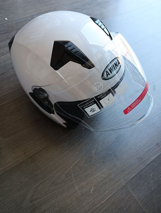 Nowy kask otwarty z blendą awina biały