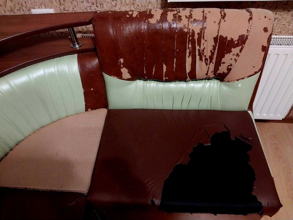 Большой кухонный уголок с полкой раскладной 130х200