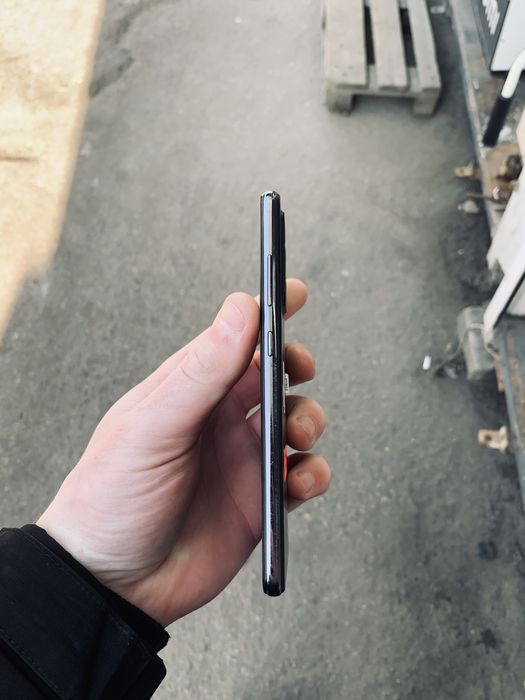 Продам Samsung a52s 5g 6/128 в хорошем состоянии