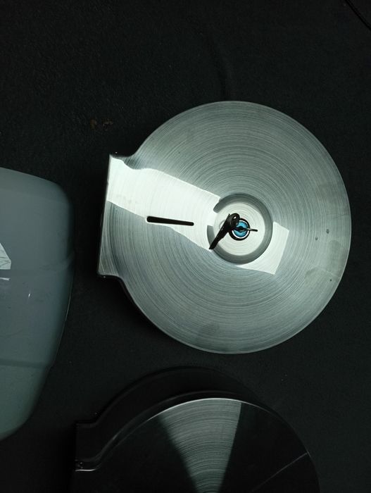 Distribuidor os suportes de papel higiénico e de mão