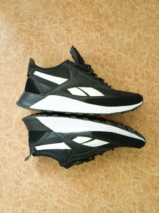 Продам кроссовки