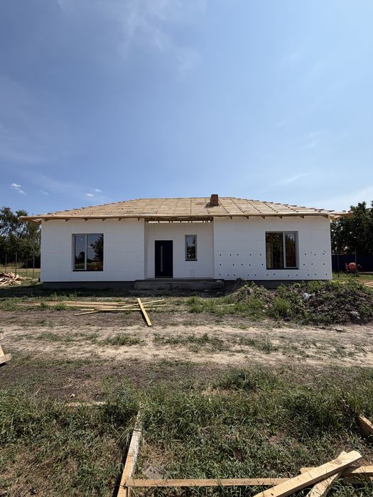 Продаж сучасний будинок на етапі будівництва в с. Голишів(2 км від Боратина) Луцький район