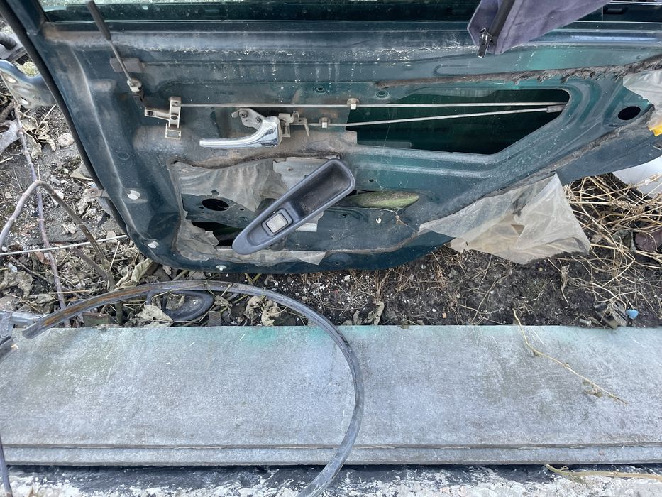 Двері вольво в40 с 40/ дверка volvo v40 s40