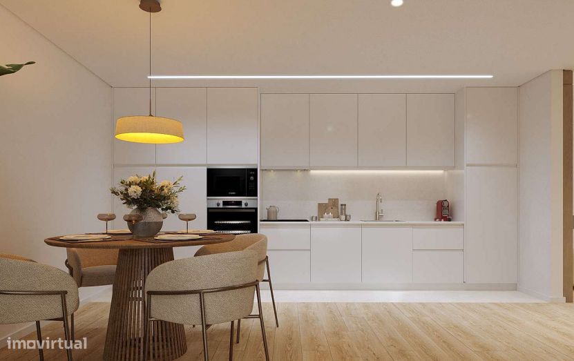Apartamento T1 com varanda, garagem e elevador