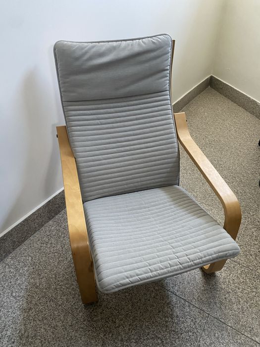 Poltrona Poang IKEA com suporte pes