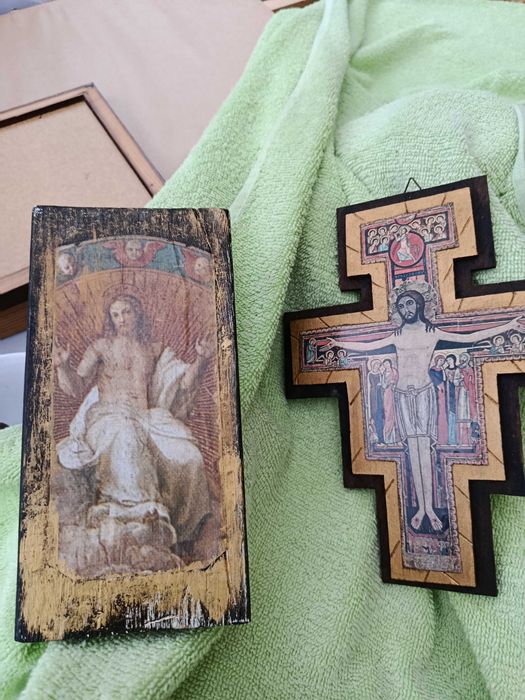 Krzyż franciszkański i obrazek
