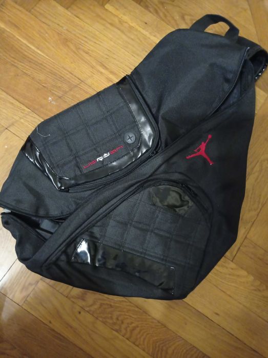 Спортивный рюкзак с одной лямкой