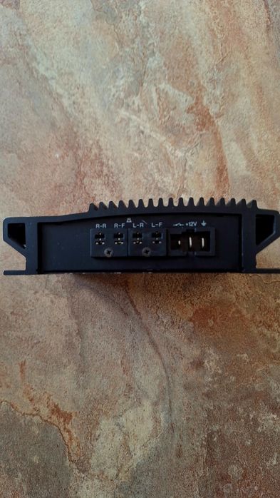 Amplificador Blaupunkt 4x30w