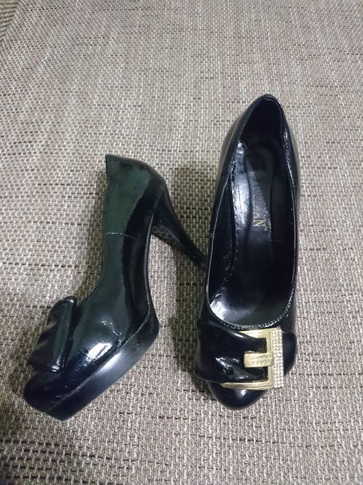 Туфлі лаковані 36 розміру