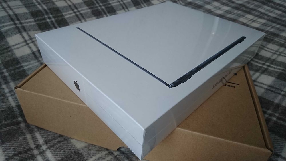 NOWY MacBook Air M2. Stan fabryczny! Gwarancja!