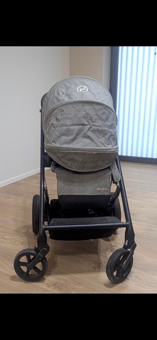 Carrinho de bebé com cadeira Cybex Balios S (Estado Impecável)