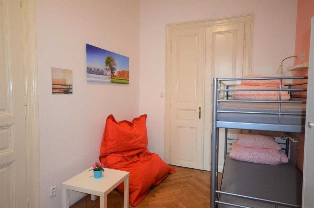 Крутой Хостел в Киеве! Метро Дарница ДВРЗ! Звоните !