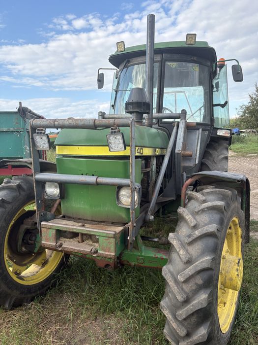 John Deere 2140