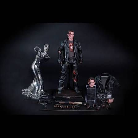 Terminator 2  hot toys t-800 Battle damaged
