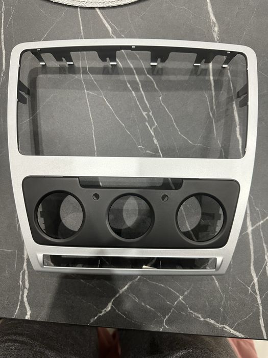 Перехідна Рамка для магнітоли Skoda Octavia A5 шкода Октавія